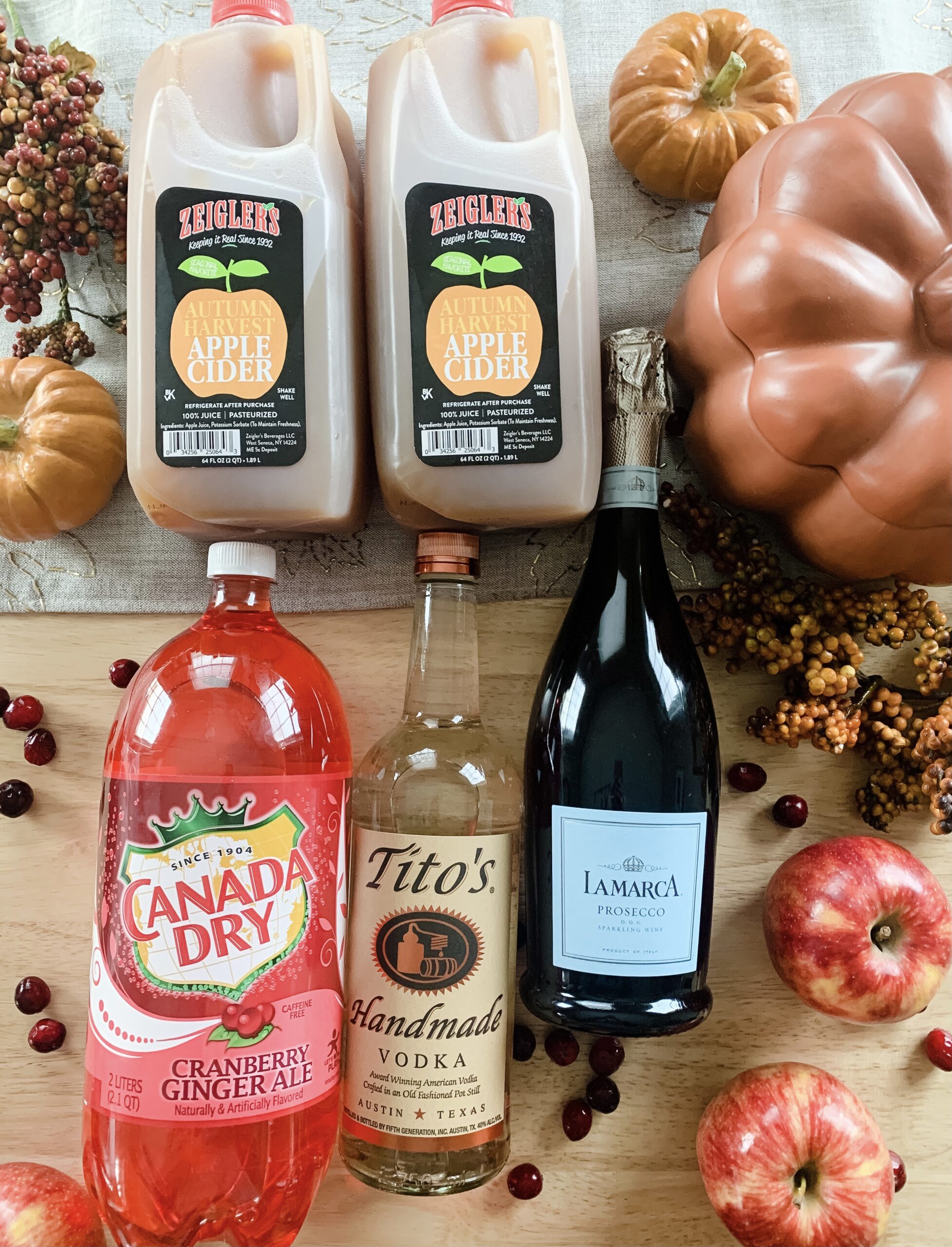 ingredients to make a delicious harvest punch for thanksgiving day
