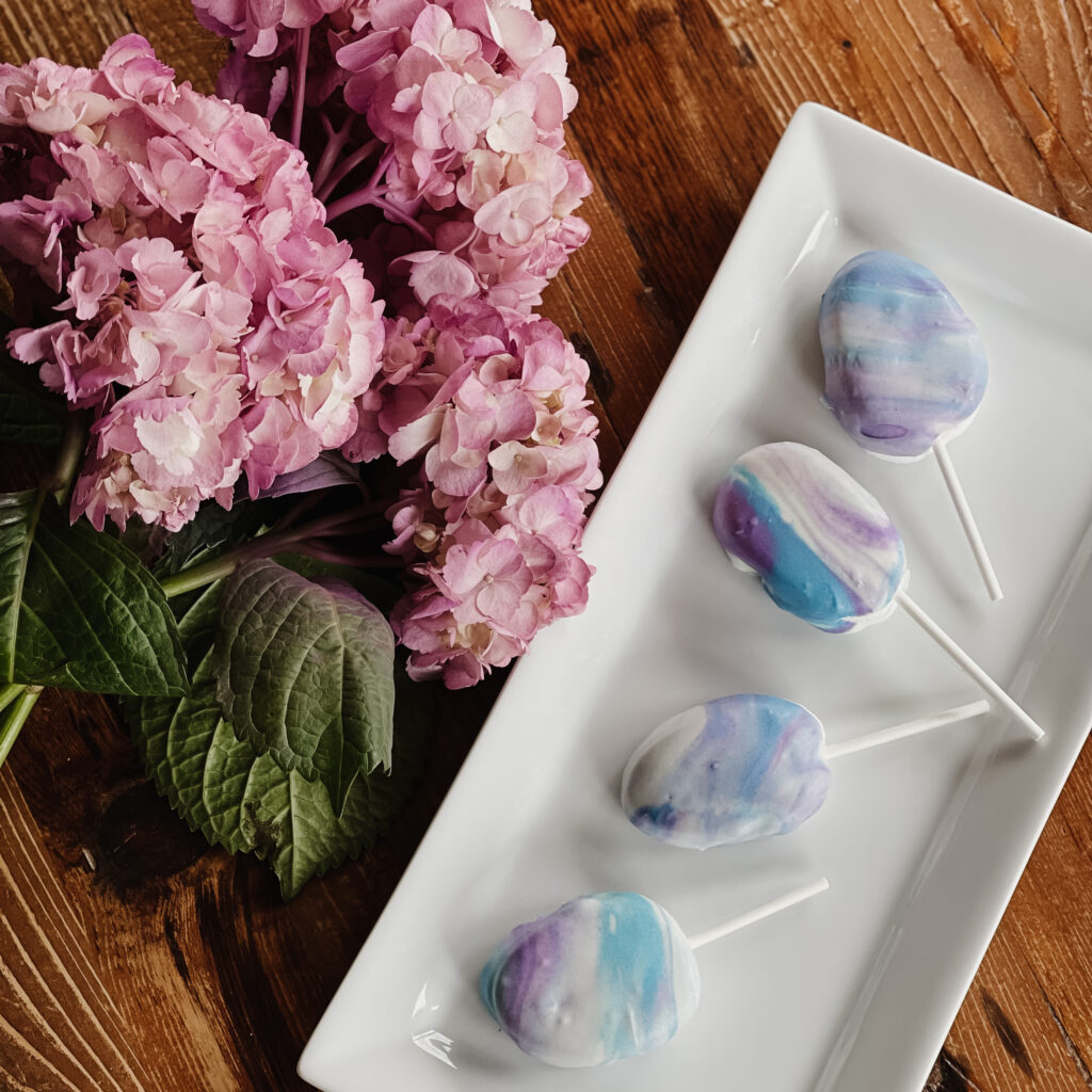 Marble Dipped Marshmallow Eggs