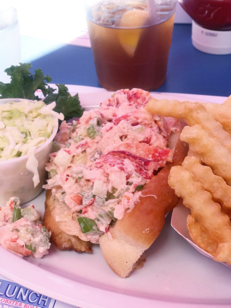 Lunch aka Lobster Roll 