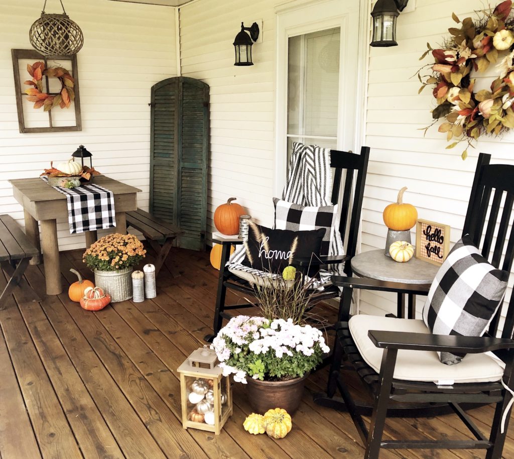 gingham and pumpkin fall decor ideas