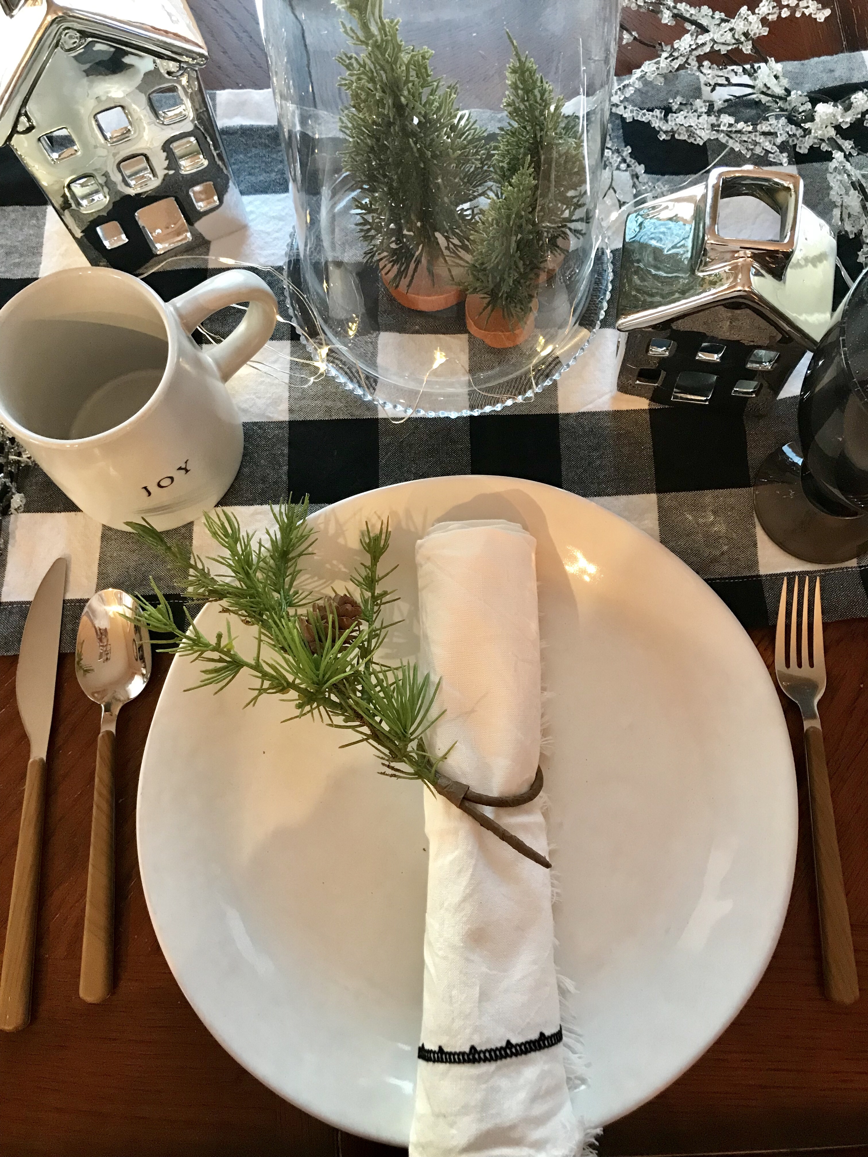 Rustic Christmas table setting 