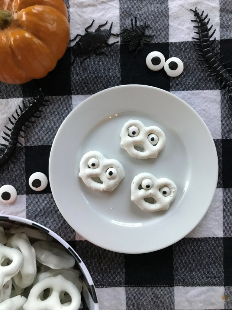 Ghoul pretzels that are great for Halloween treats or snack mix. 