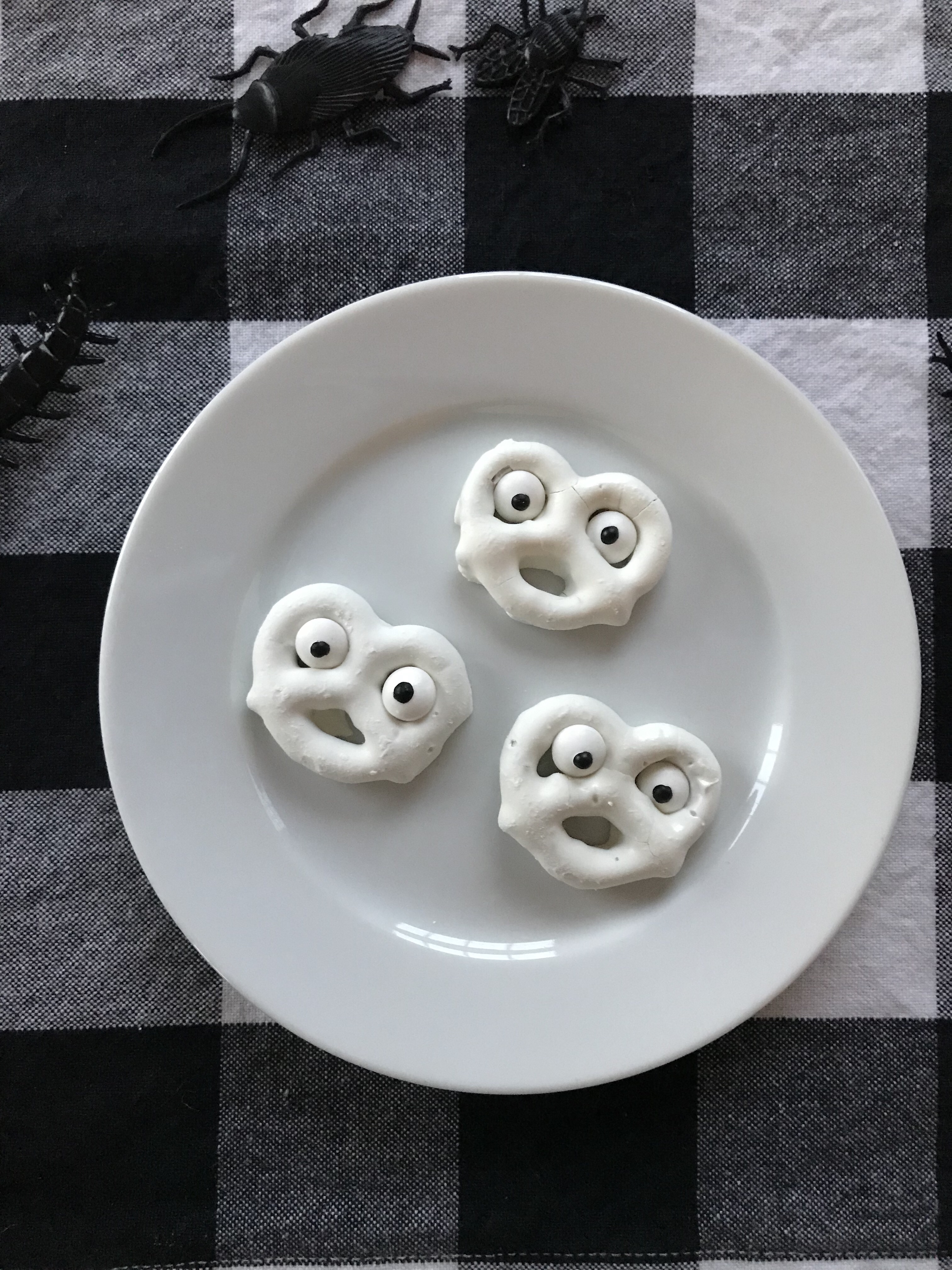 ghost pretzels for Halloween treats