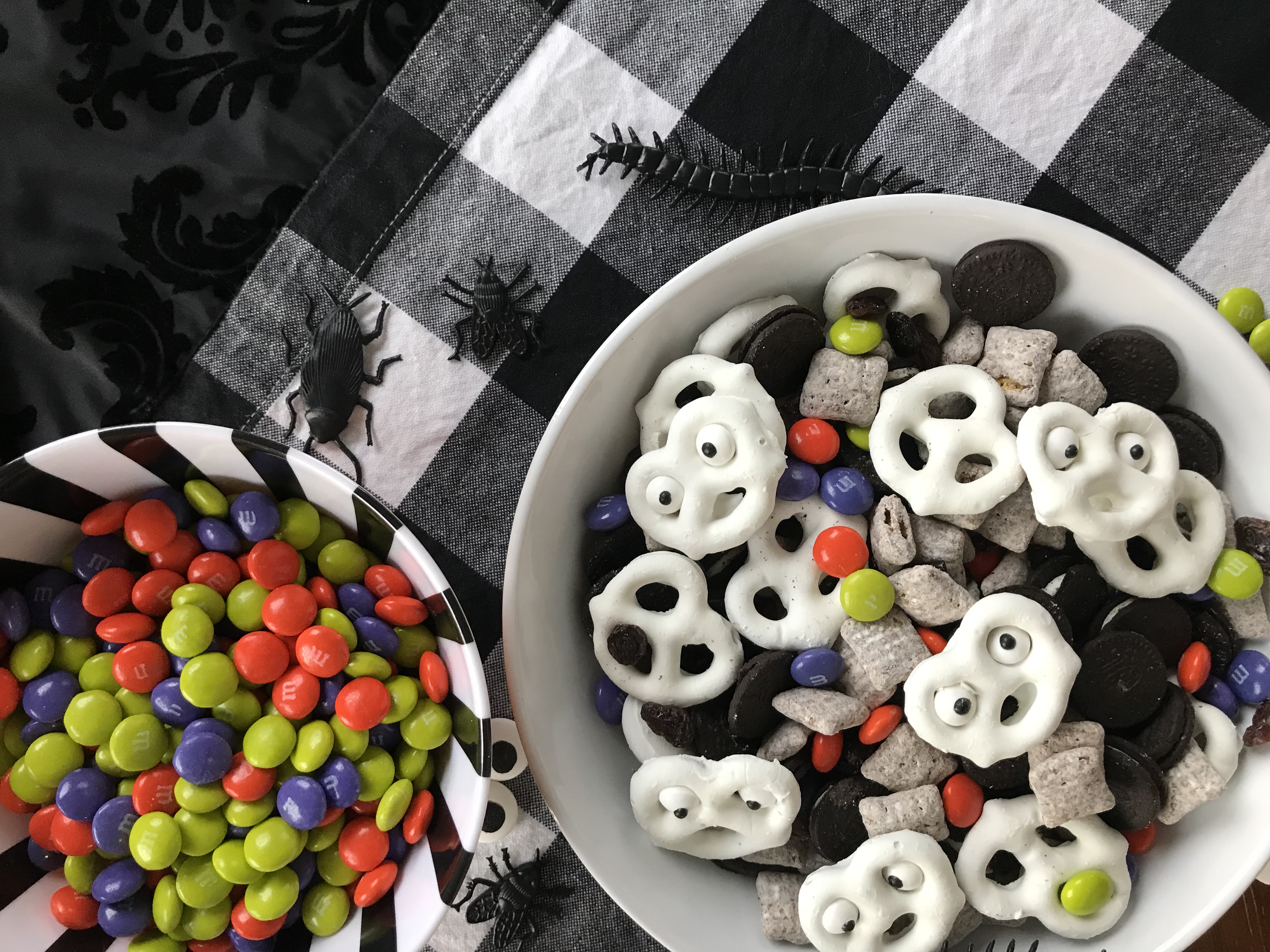 Halloween themed snack mix using Halloween M&M's and ghost pretzels. 