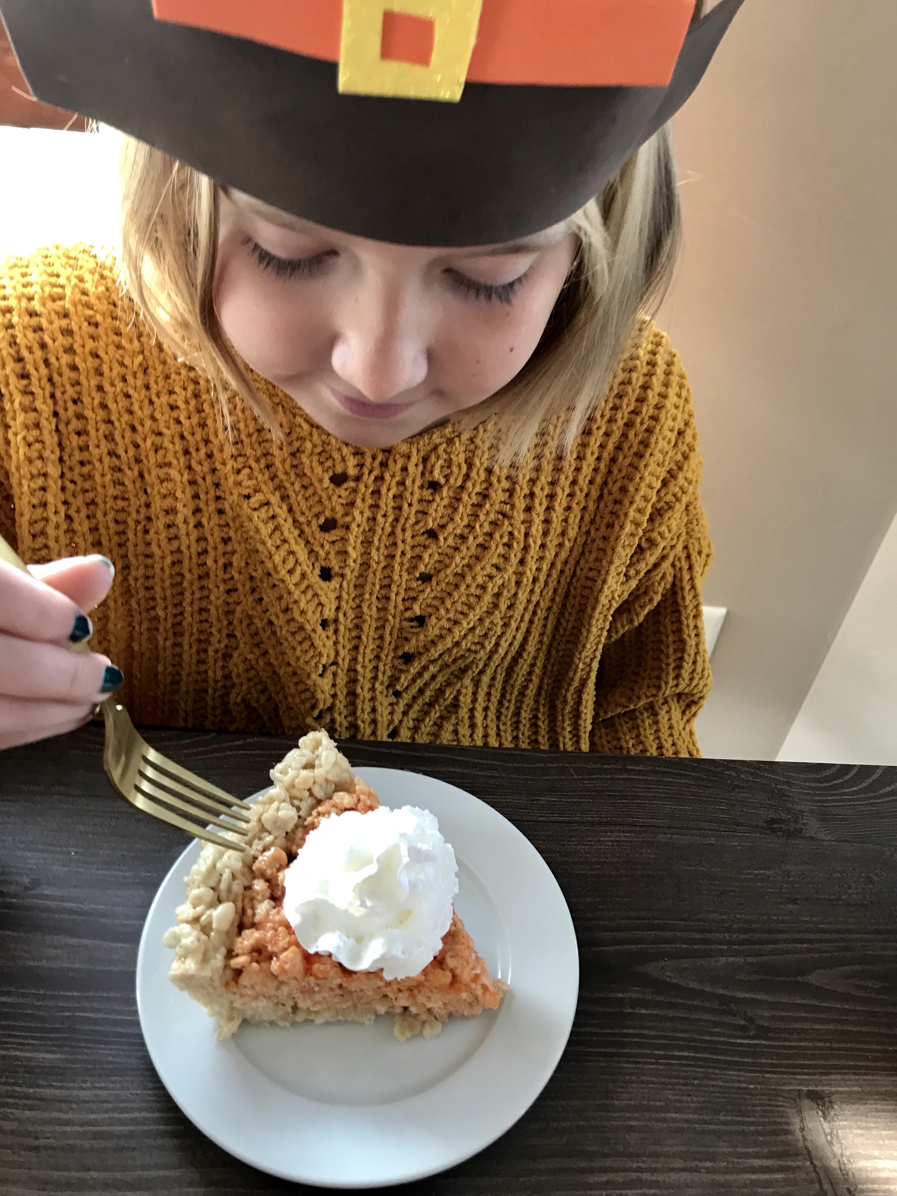 Easy Rice Krispie Treat Pumpkin Pie- a great Thanksgiving Tradition!